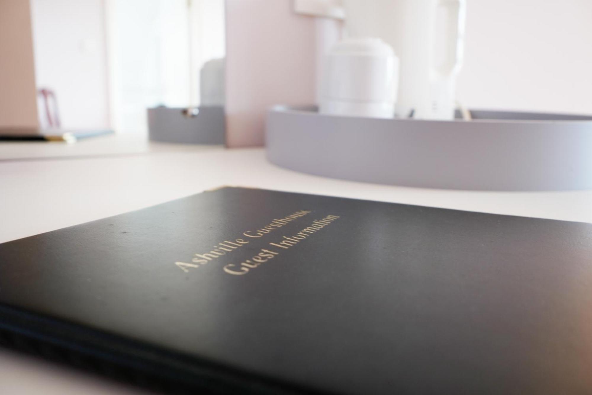 Ashville Guesthouse Уестпорт Екстериор снимка