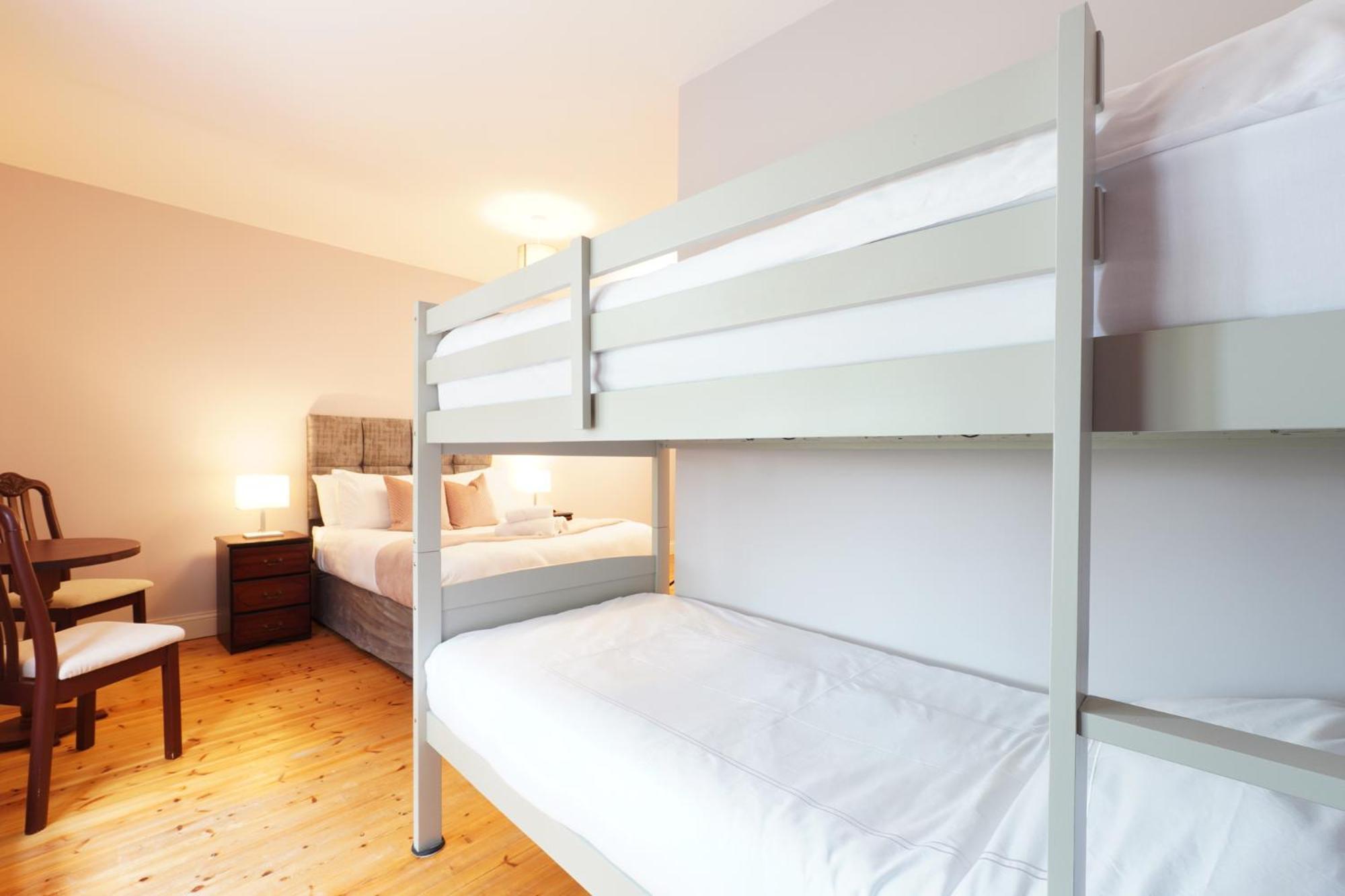 Ashville Guesthouse Уестпорт Екстериор снимка